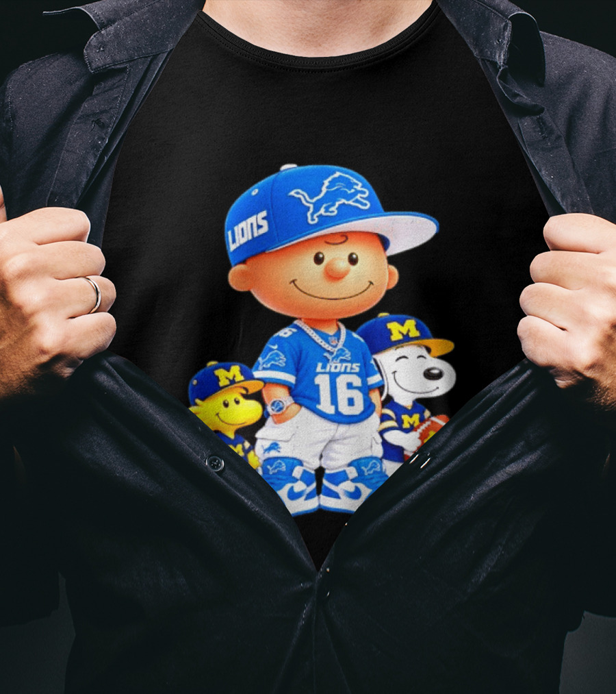 Charlie Brown Snoopy Woodstock Detroit Lions Michigan Wolverines Football Fan 16 T-Shirt