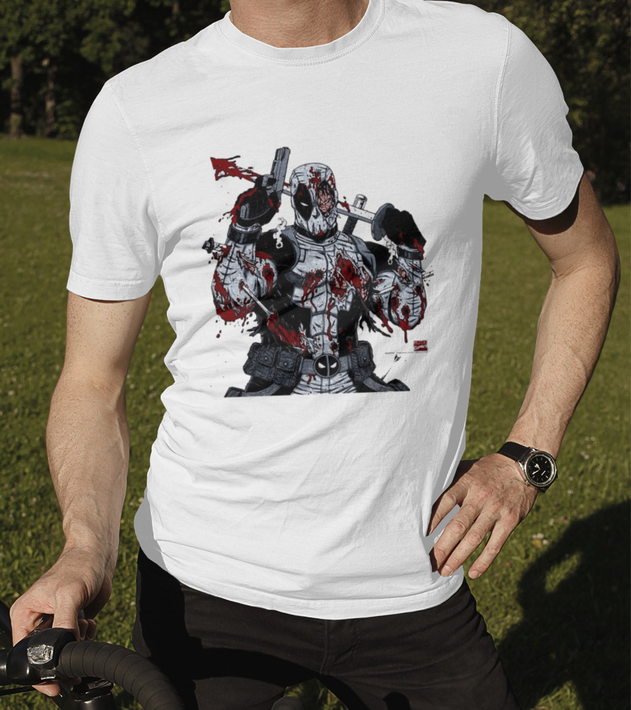 Deadpool Battle Damaged Bloody Swords Katana Gunner Comics Hero T-Shirt