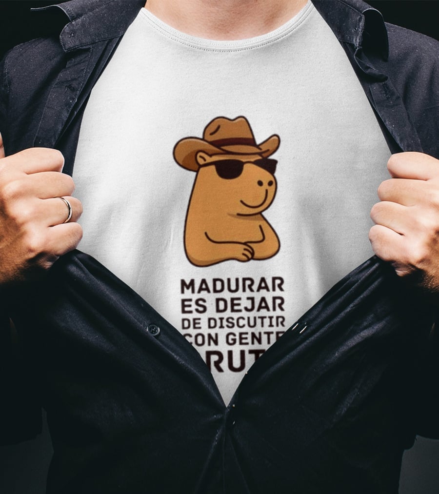 Capybara Madurar Es Dejar De Discutir Con Gente Bruta Cowgirl Hat Sunglasses T-Shirt