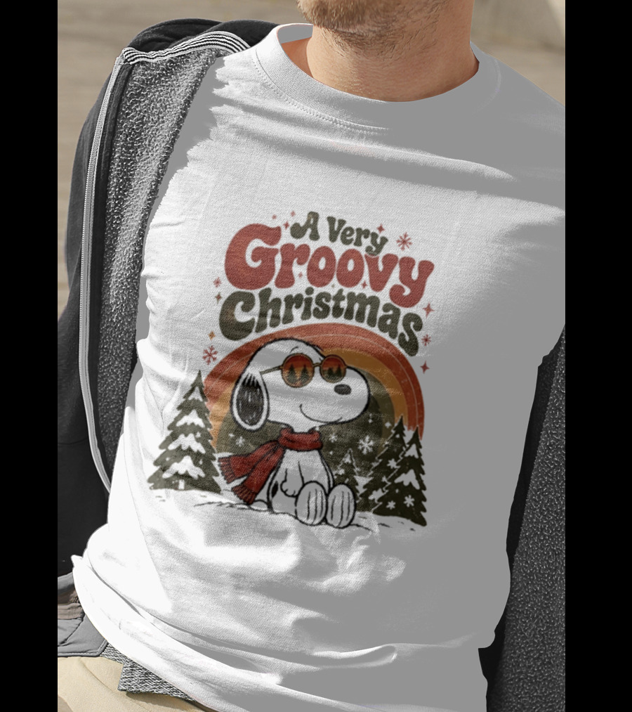 Snoopy A Very Groovy Christmas Retro Holiday Peanuts T-Shirt