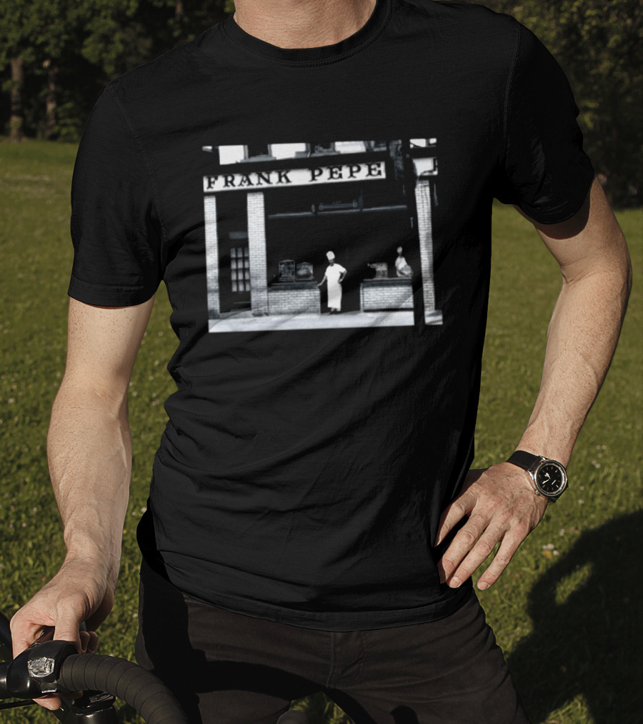 Frank Pepe Pizzeria Napoletana Storefront Scene With Visible Figures T-Shirt