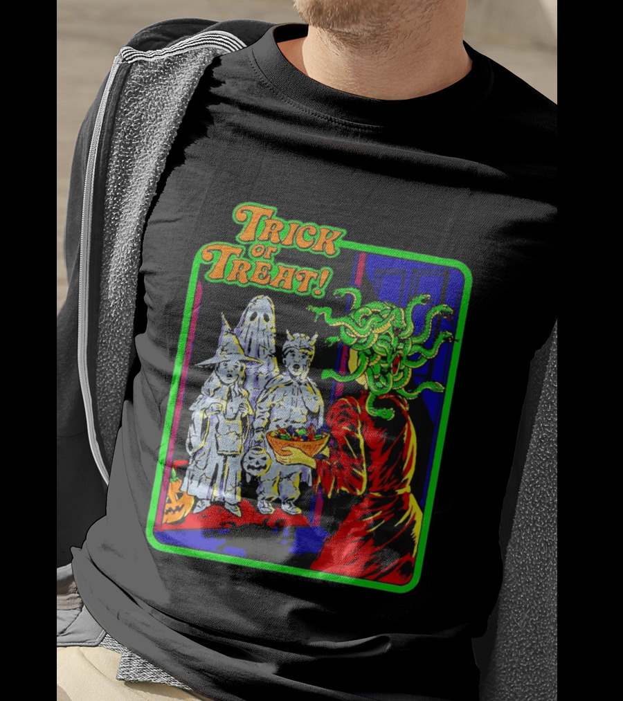 Trick Or Treat Medusa Halloween Retro Comic T-Shirt