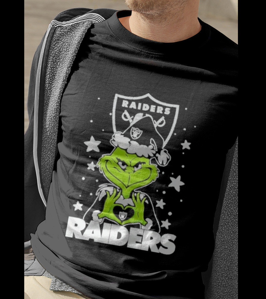 Las Vegas Raiders Grinch Love Hands Christmas Football 2026 T-Shirt
