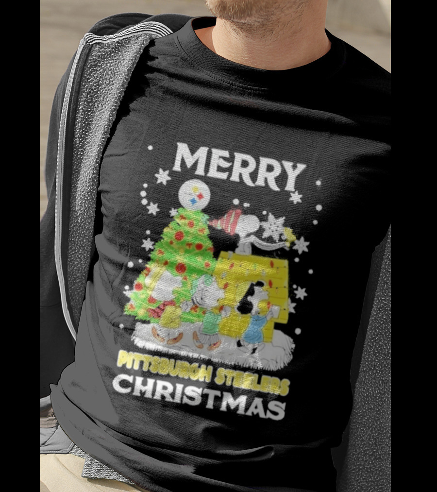 Merry Christmas 2026 Pittsburgh Steelers Peanuts Tree And Snoopy T-Shirt