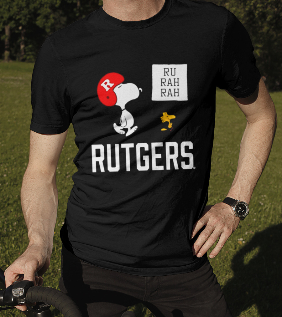 Snoopy Woodstock Rutgers Scarlet Knights Football Helmet R T-Shirt