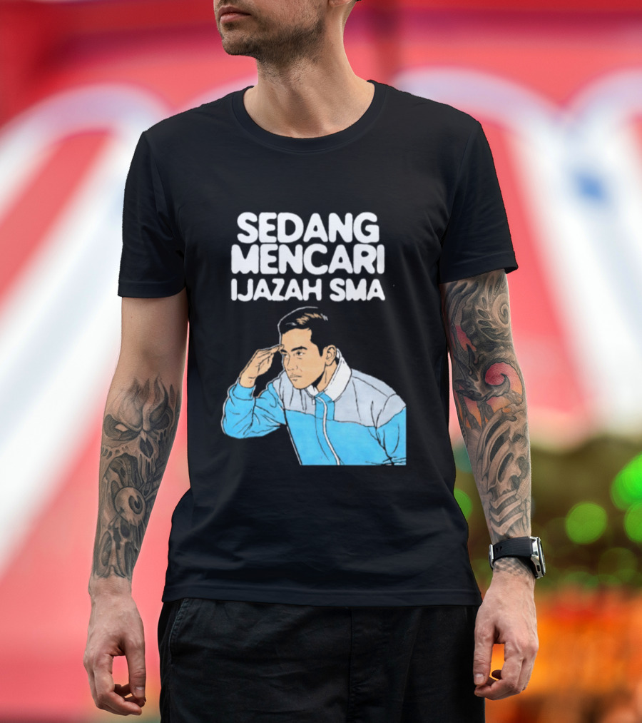 Sedang Mencari Ijazah SMA Man In Blue Jacket Visual T-Shirt