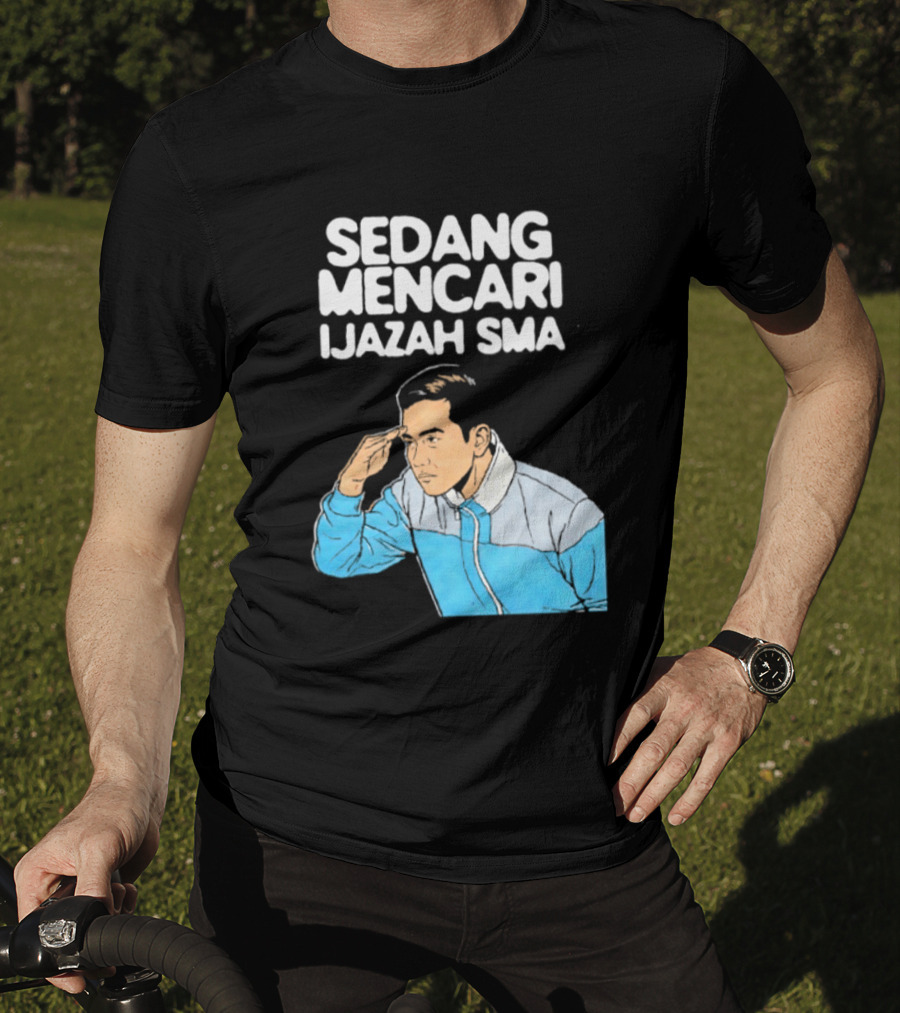 Sedang Mencari Ijazah SMA Man In Blue Jacket Visual T-Shirt