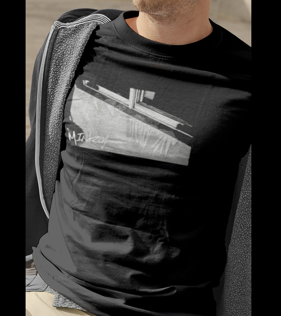 Mintzy Abstract Wall T-Shirt