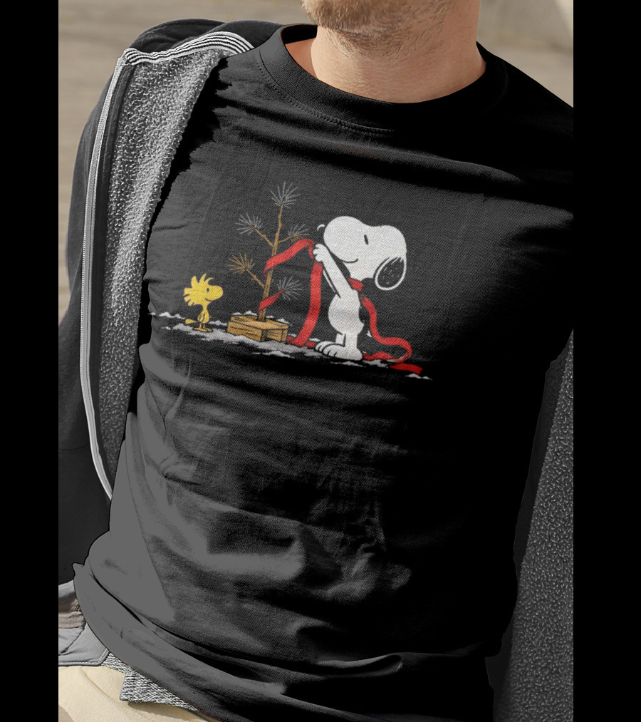 Snoopy Charlie Brown Little Christmas Tree For Peanuts And Christmas Lovers T-Shirt