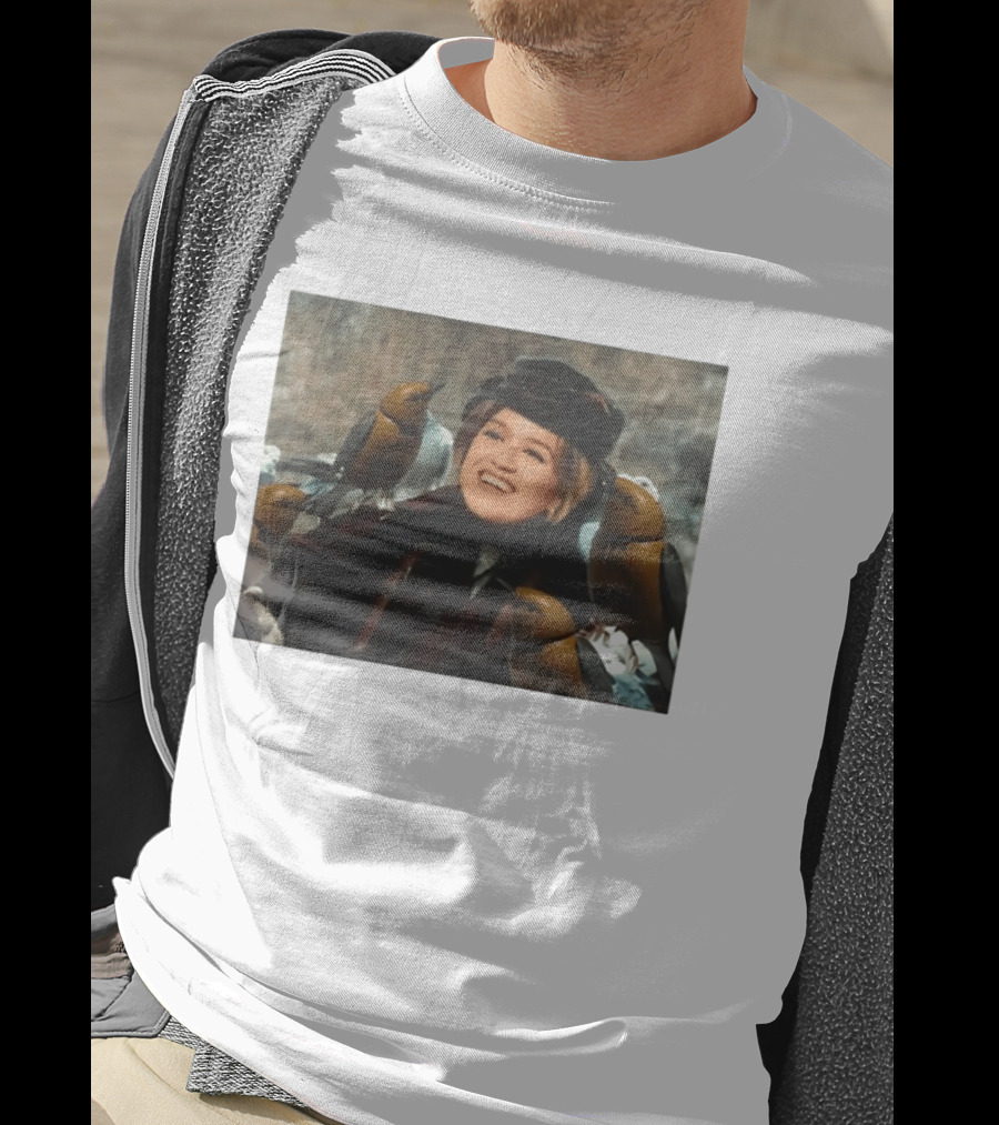 Kelly Clarkson With Birds Snow White T-Shirt