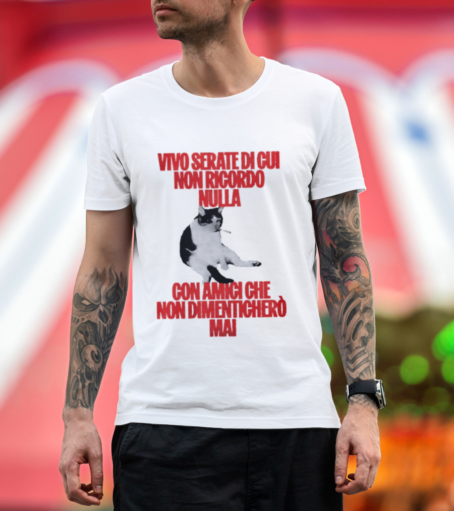 Vivo Serate Di Cui Non Ricordo Nulla Con Amici Che Non Dimenticherò Mai Gatto Divertente T-Shirt