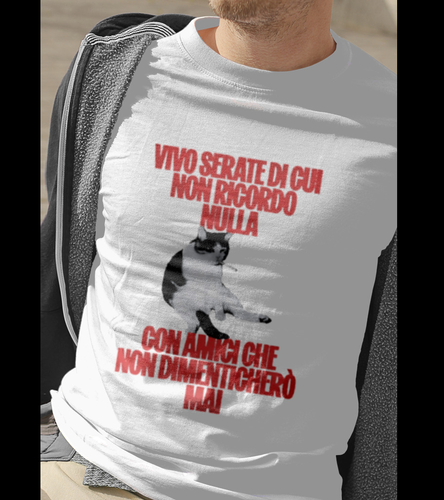 Vivo Serate Di Cui Non Ricordo Nulla Con Amici Che Non Dimenticherò Mai Gatto Divertente T-Shirt
