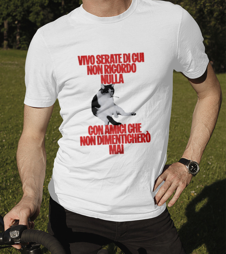 Vivo Serate Di Cui Non Ricordo Nulla Con Amici Che Non Dimenticherò Mai Gatto Divertente T-Shirt