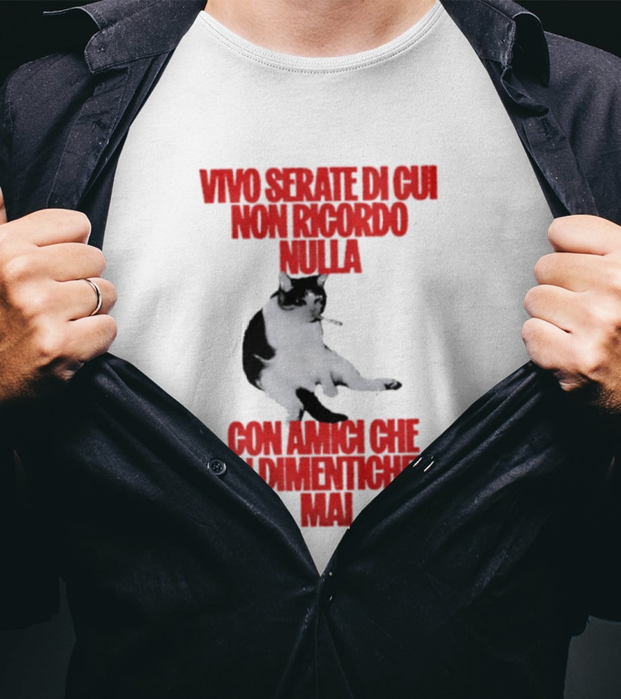 Vivo Serate Di Cui Non Ricordo Nulla Con Amici Che Non Dimenticherò Mai Gatto Divertente T-Shirt