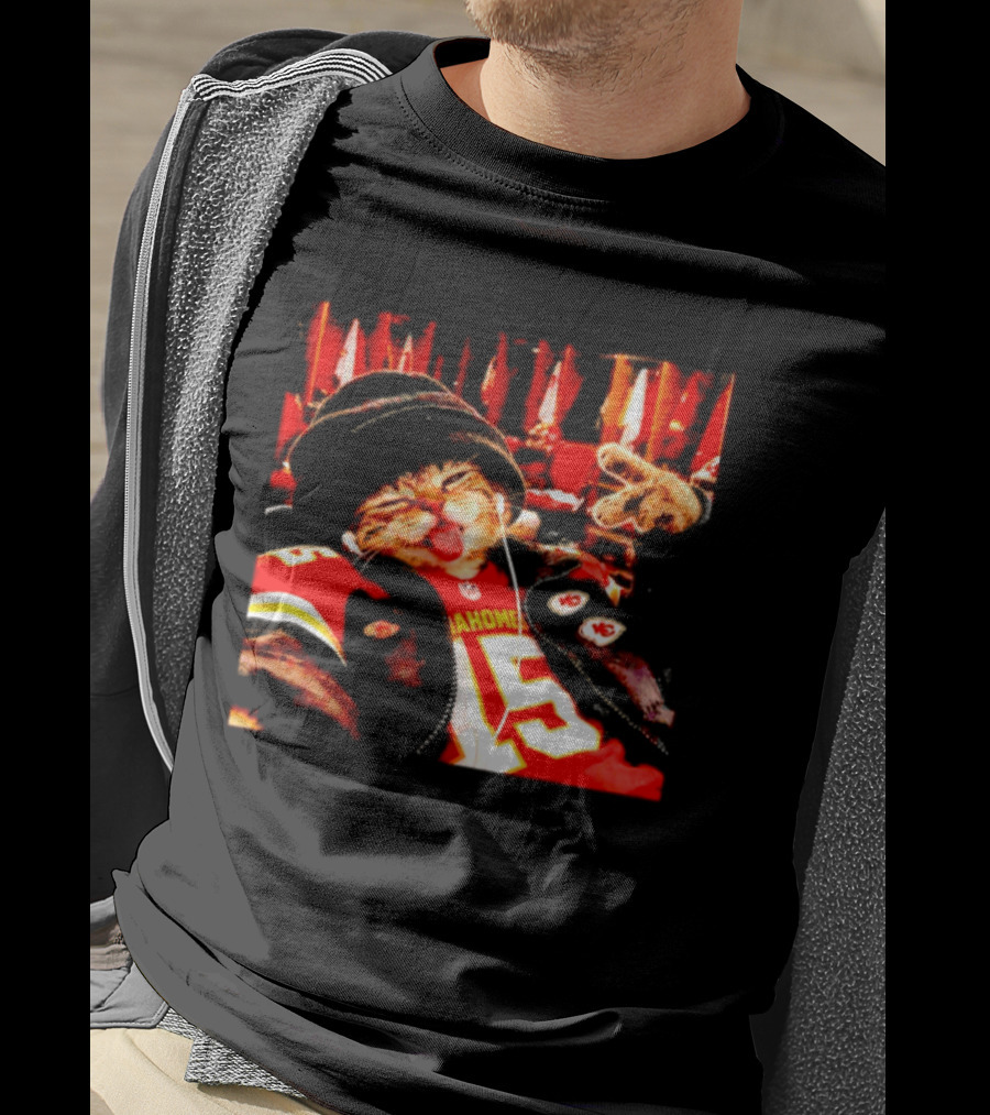 Kansas City Chiefs Cat With Patrick Mahomes Jersey Number 15 T-Shirt