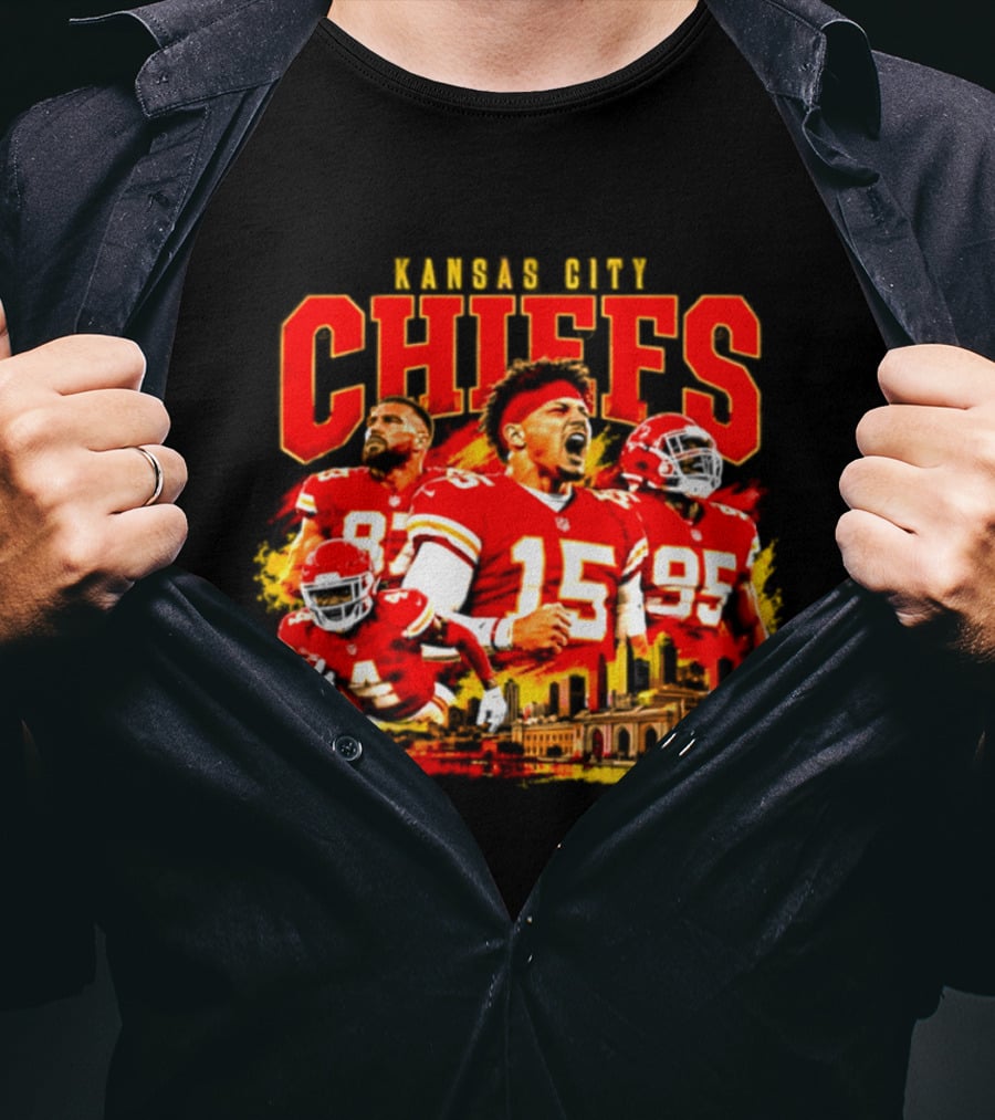 Kansas City Chiefs Players And City Skyline 2026 T-Shirt