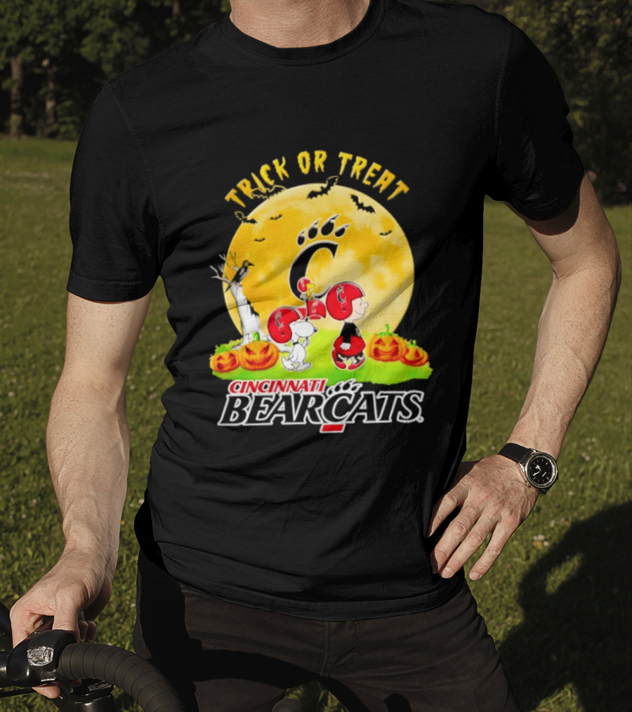 Cincinnati Bearcats Peanuts Trick Or Treat Halloween 2026 T-Shirt