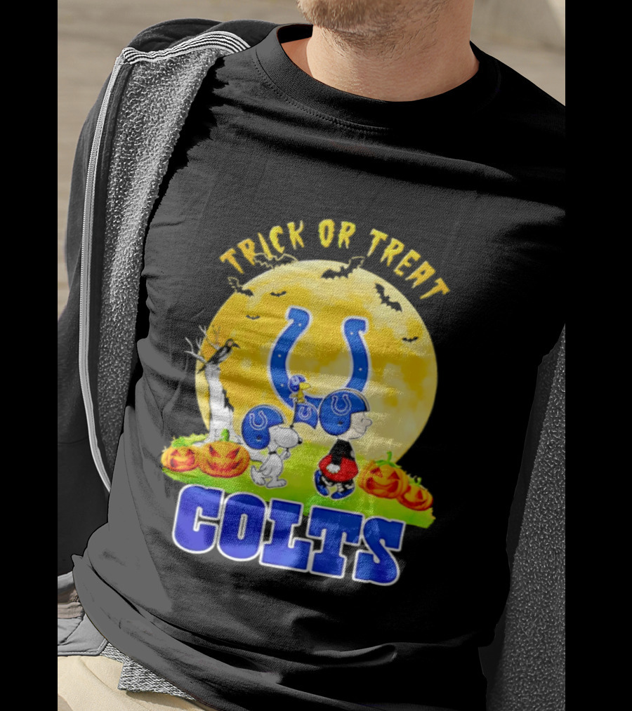Indianapolis Colts Peanuts Trick Or Treat Halloween 2026 T-Shirt