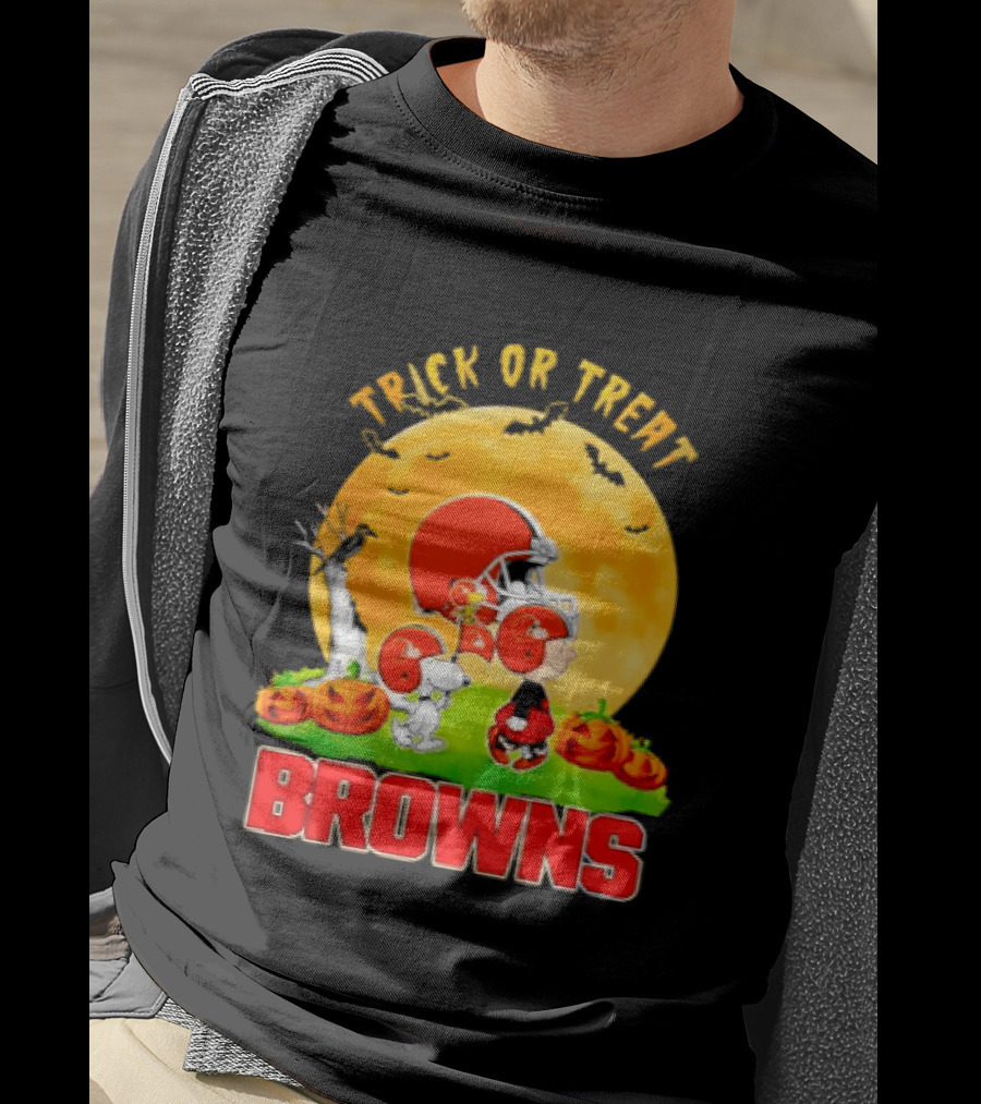 Cleveland Browns Peanuts Trick Or Treat Halloween 2026 T-Shirt