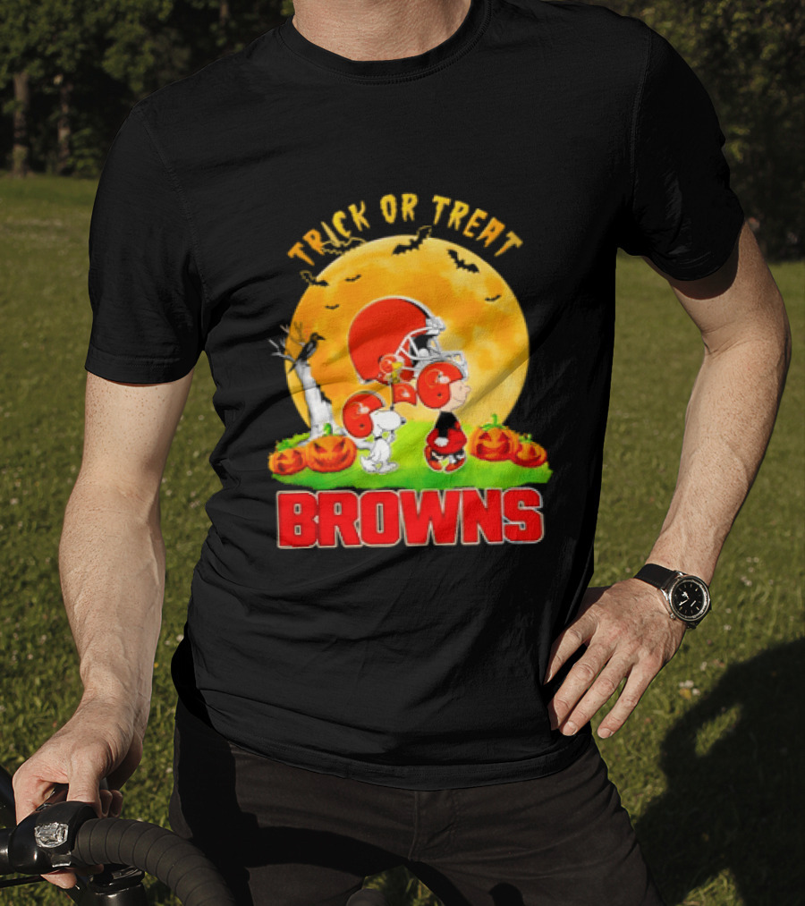 Cleveland Browns Peanuts Trick Or Treat Halloween 2026 T-Shirt