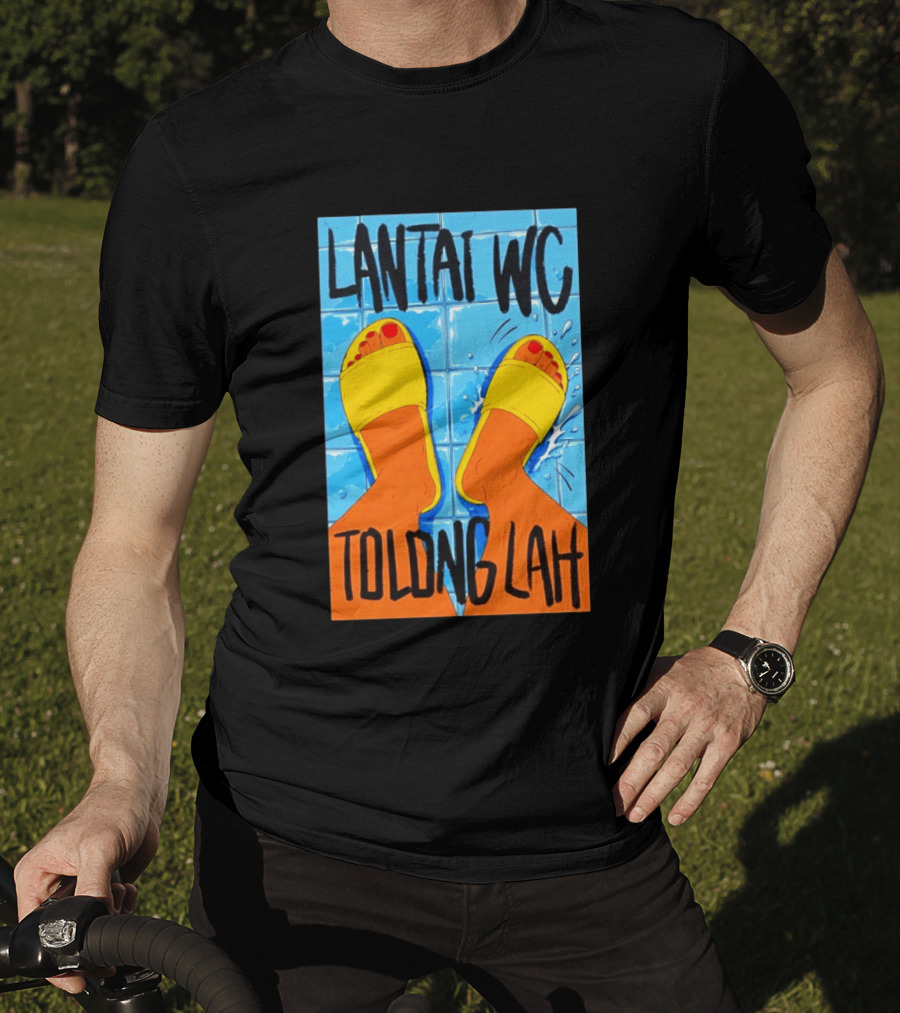 Lantai WC Tolong Lah Bathroom Floor Humor Yellow Sandals T-Shirt