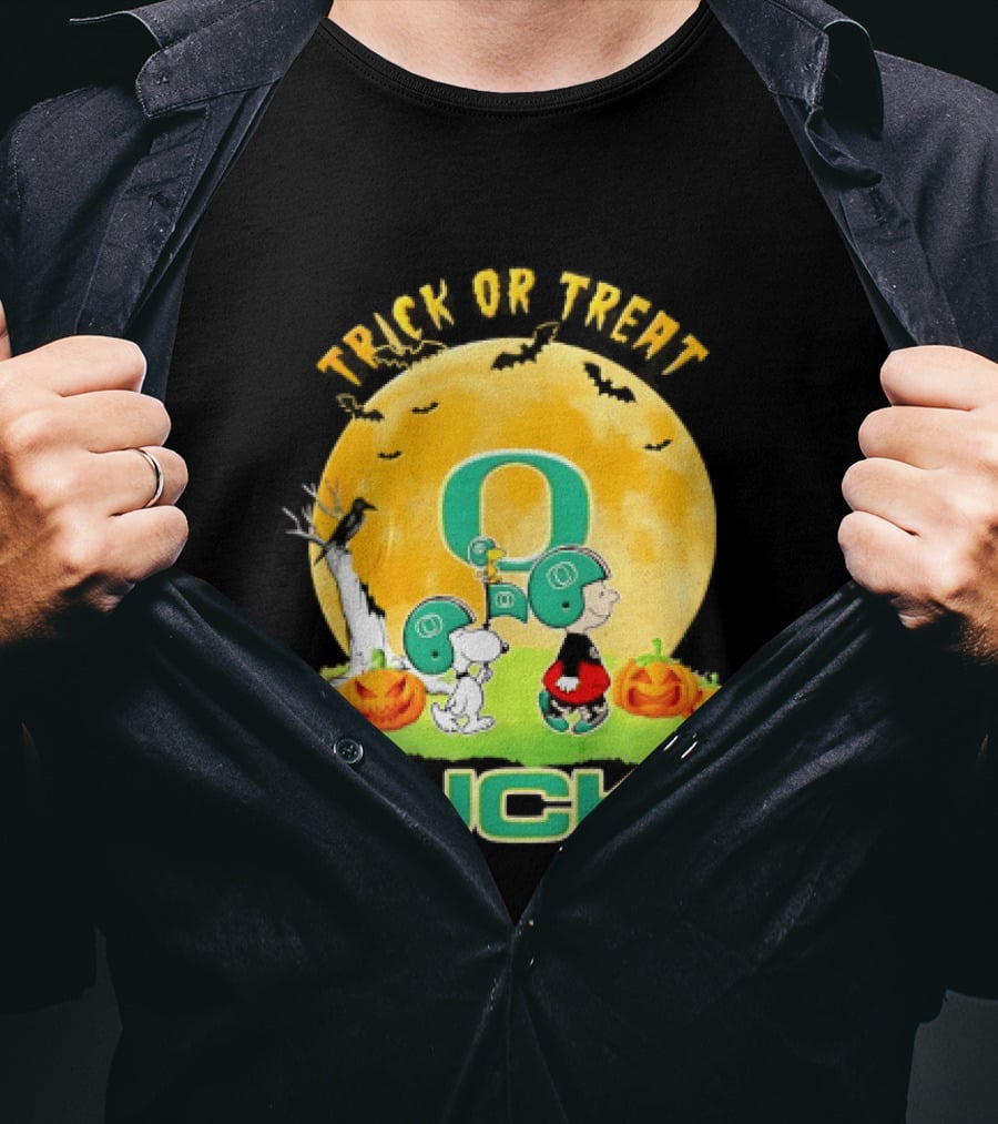 Oregon Ducks Peanuts Trick Or Treat Halloween 2026 T-Shirt