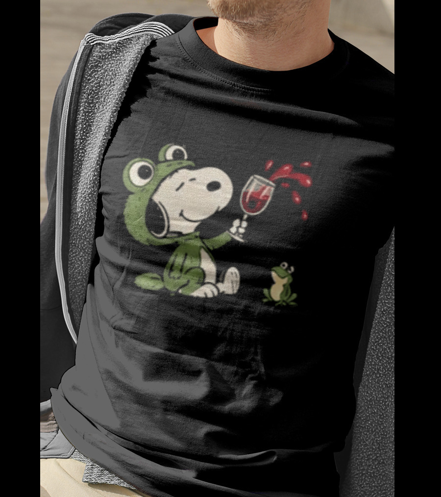 Snoopy Frog Mayhem Christmas Fun Under Mistletoe For Snoopy Fans T-Shirt