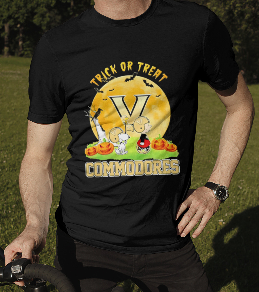 Vanderbilt Commodores Peanuts Halloween Trick Or Treat 2026 T-Shirt