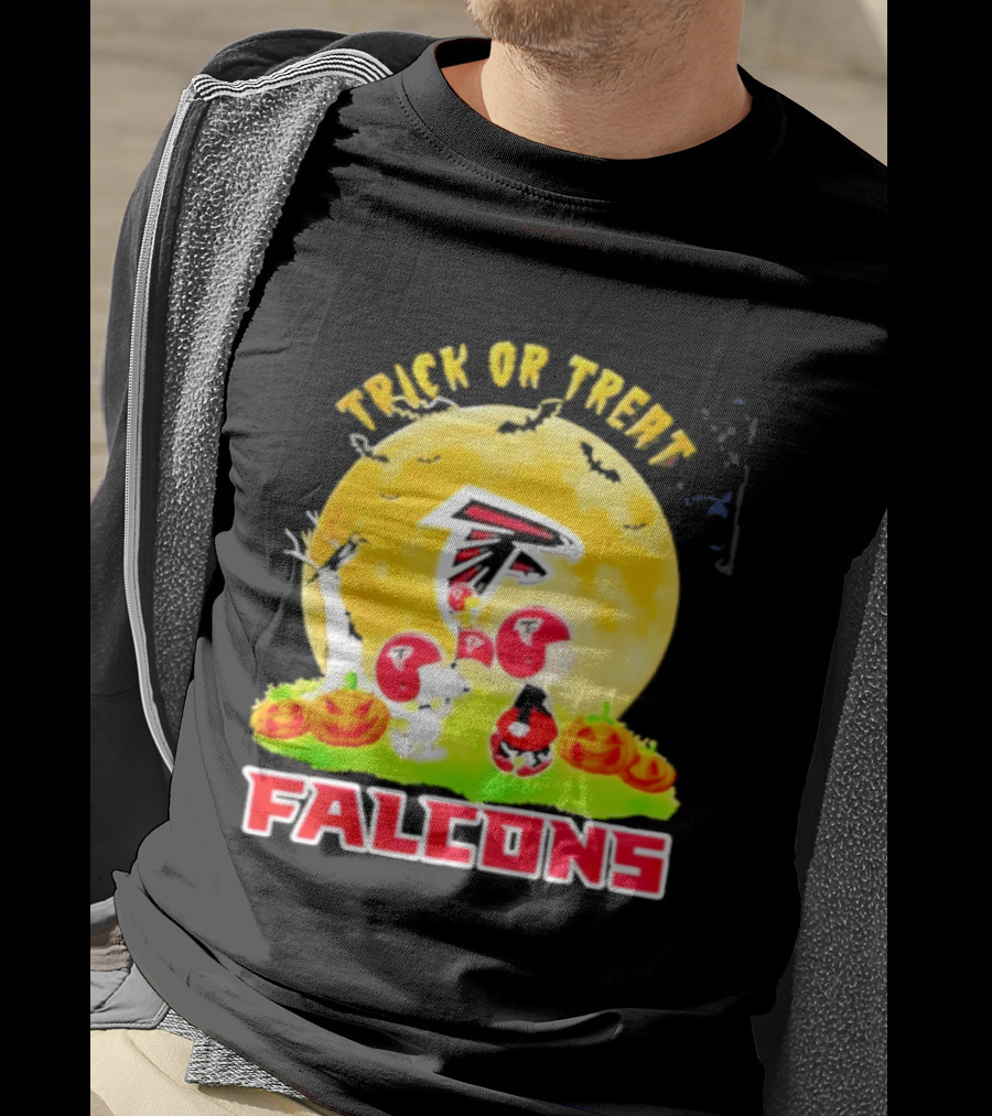Atlanta Falcons Peanuts Trick Or Treat Halloween 2026 T-Shirt