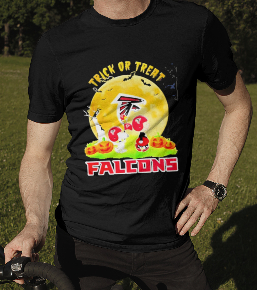 Atlanta Falcons Peanuts Trick Or Treat Halloween 2026 T-Shirt
