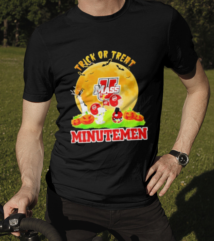 Massachusetts Minutemen Peanuts Trick Or Treat Halloween 2026 T-Shirt