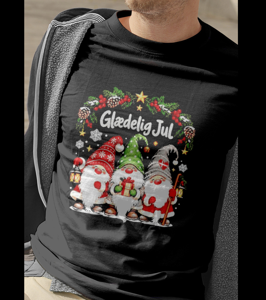 Glaedelig Jul Christmas Gnomes With Denmark Flag And Lanterns T-Shirt