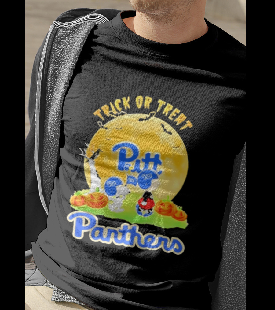Pittsburgh Panthers Peanuts Trick Or Treat Halloween 2026 T-Shirt