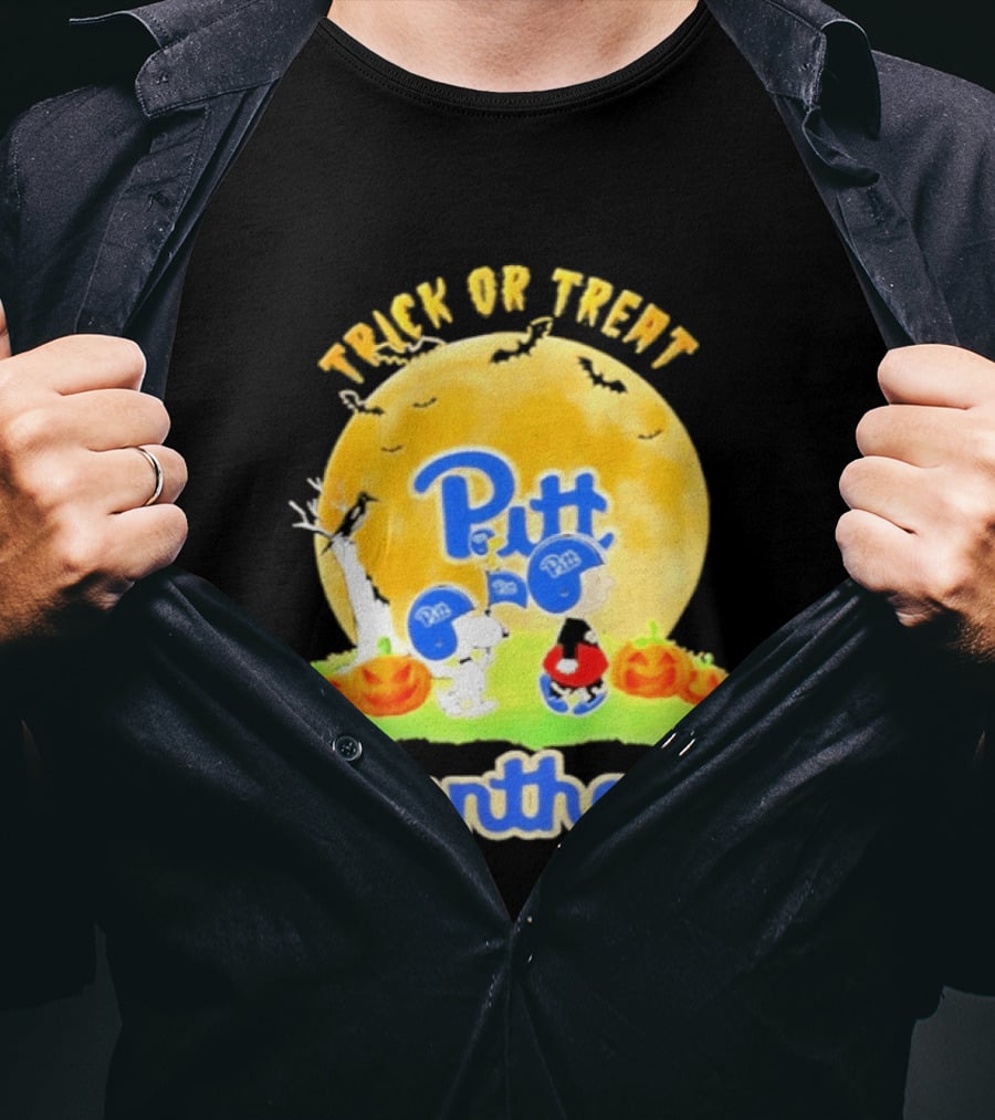 Pittsburgh Panthers Peanuts Trick Or Treat Halloween 2026 T-Shirt