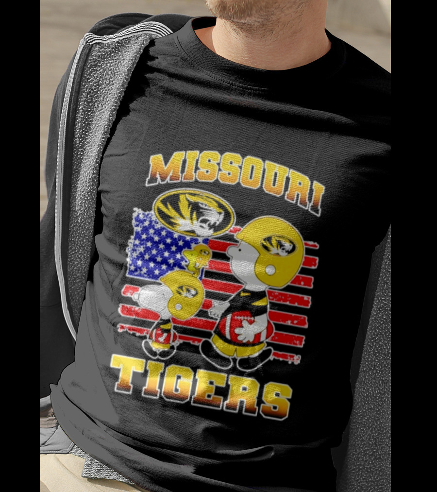 Missouri Tigers Snoopy Charlie Brown Woodstock Football Flag T-Shirt