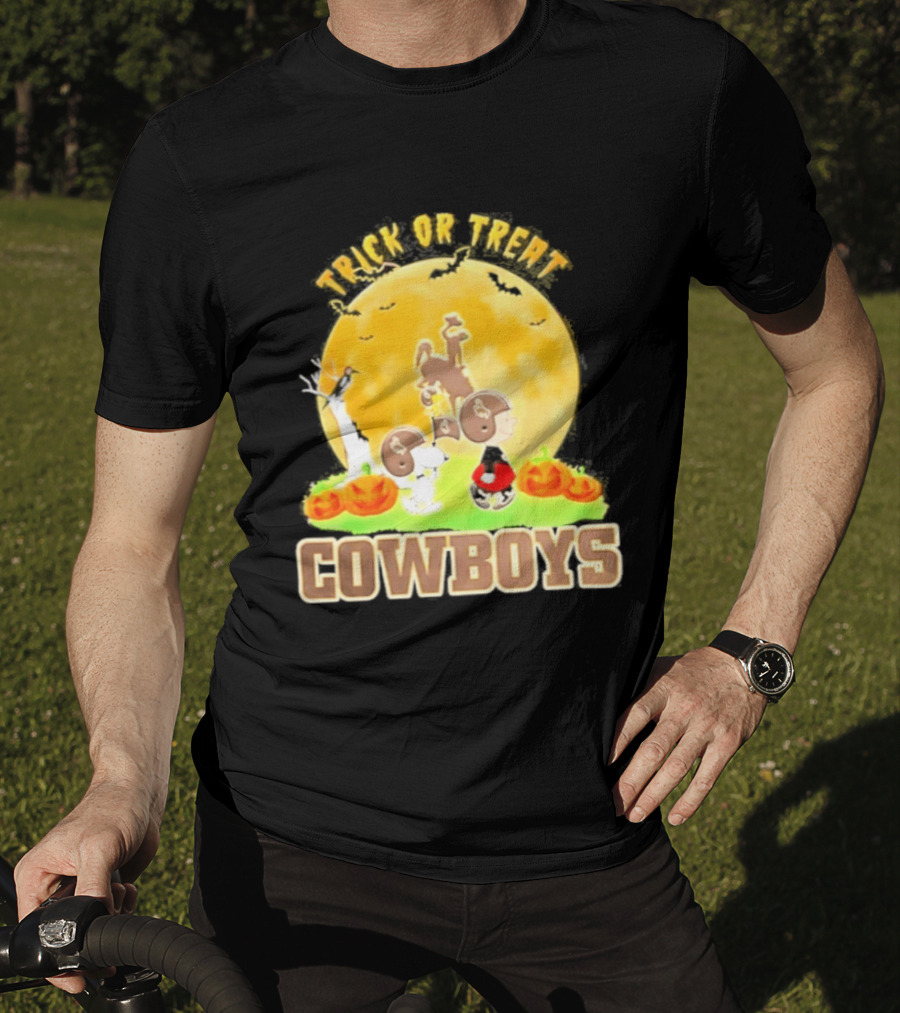 Wyoming Cowboys Peanuts Trick Or Treat Halloween Abbey Road 2026 T-Shirt