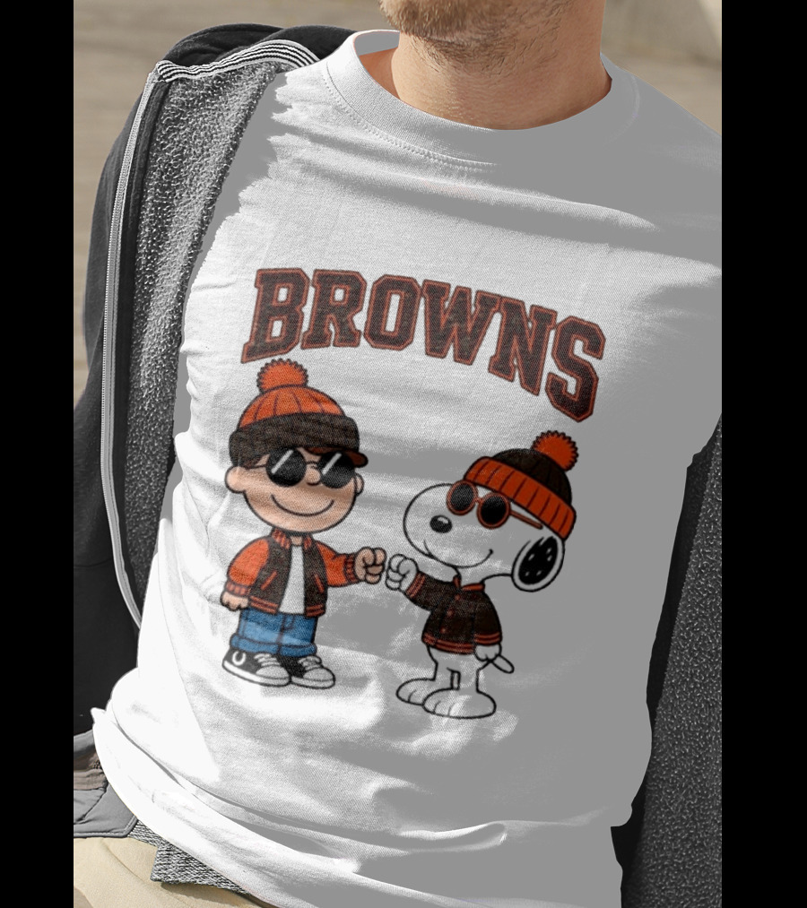 Browns Charlie Brown Snoopy NFL Football Team T-Shirt