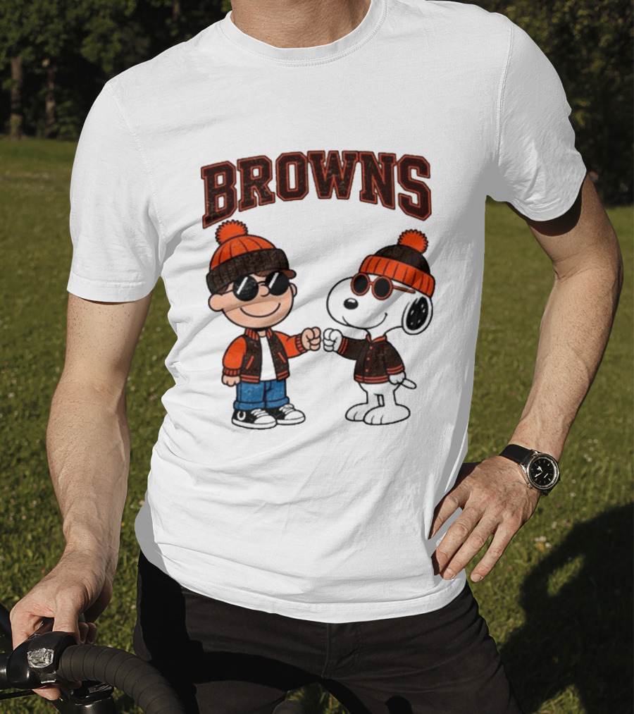 Browns Charlie Brown Snoopy NFL Football Team T-Shirt