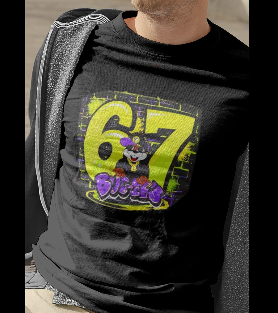 Buc Ee’s 6 7 Graffiti Neon Yellow Wall Art Character T-Shirt