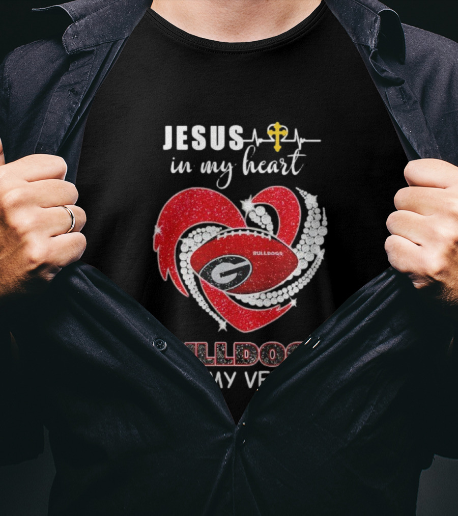 Jesus In My Heart Bulldogs In My Veins Diamond Heart T-Shirt
