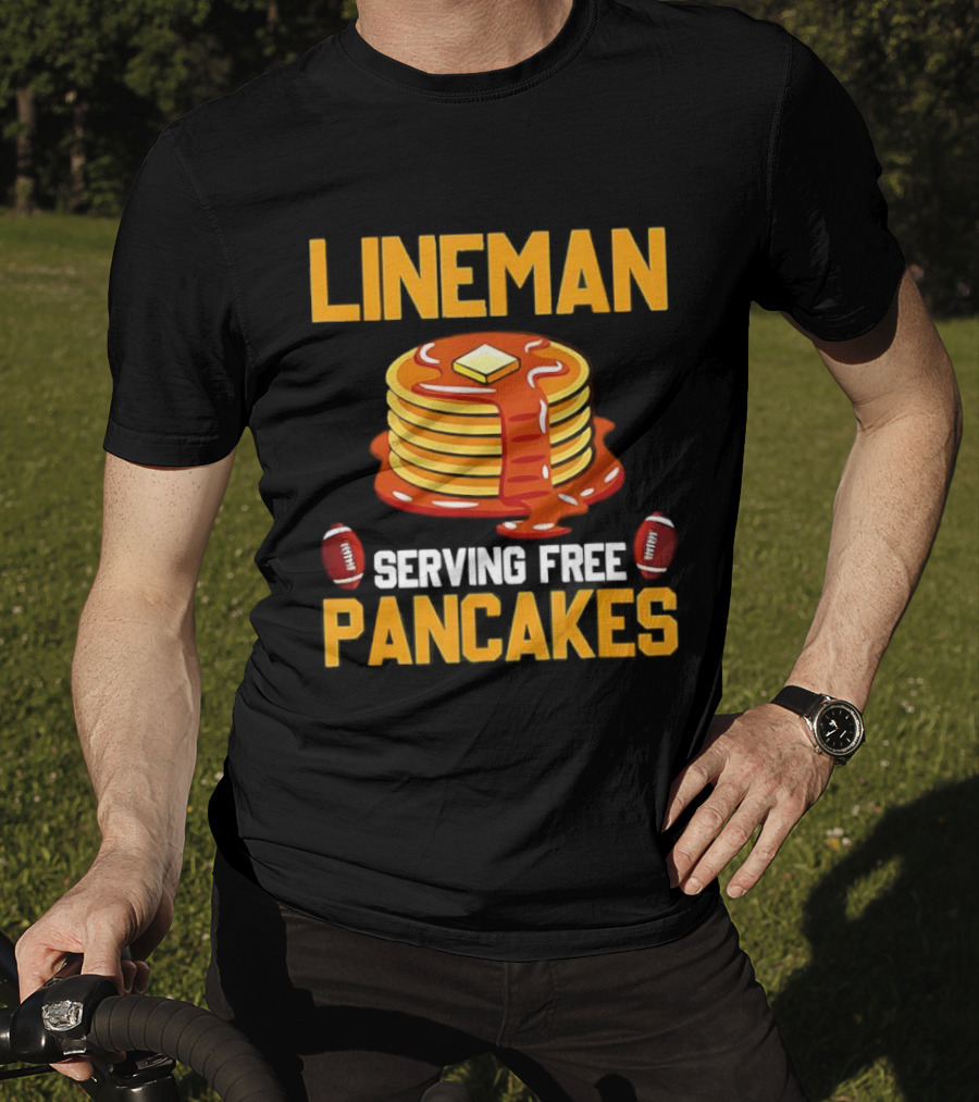 Lineman Serving Free Pancakes Football Stack With Butter And Syrup T-Shirt