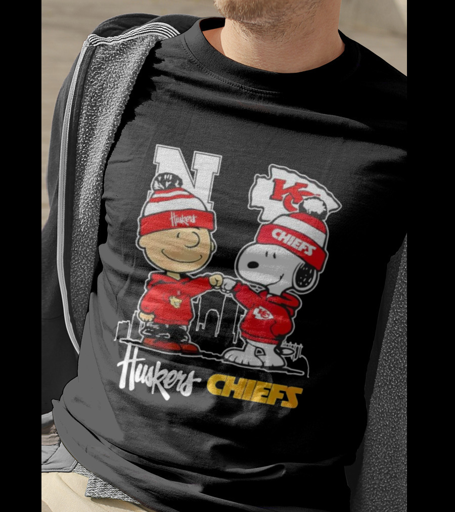 Peanuts Characters Huskers Chiefs Kansas City Snoopy Woodstock Fist Bump T-Shirt
