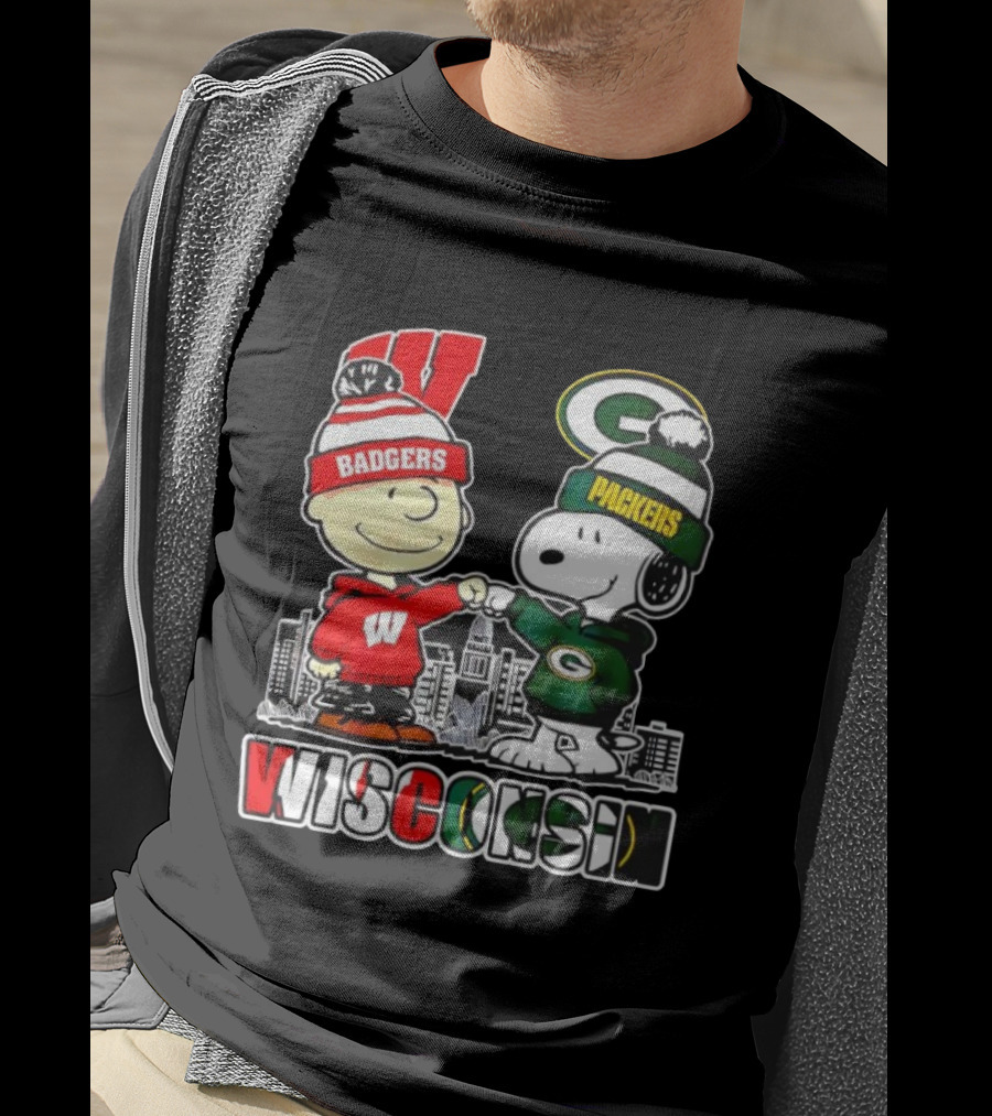 Peanuts Wisconsin Badgers Packers Wisconsin Snoopy Charlie Brown T-Shirt
