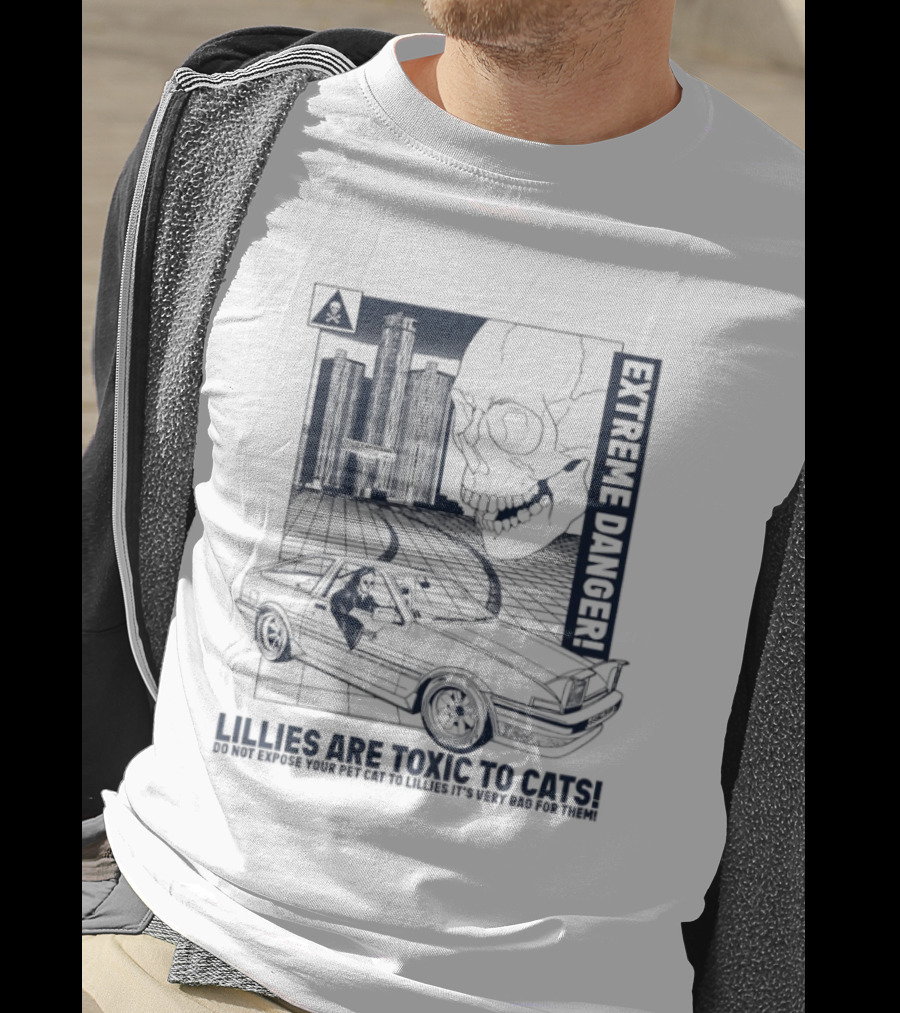 Extreme Danger Skull With Lilies Toxic To Cats Warning T-Shirt