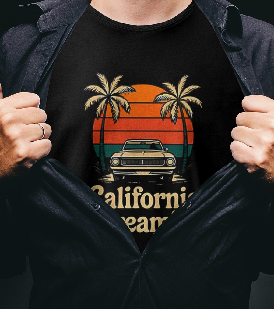 California Dreamin Vintage Sunset Car Palm Trees T-Shirt