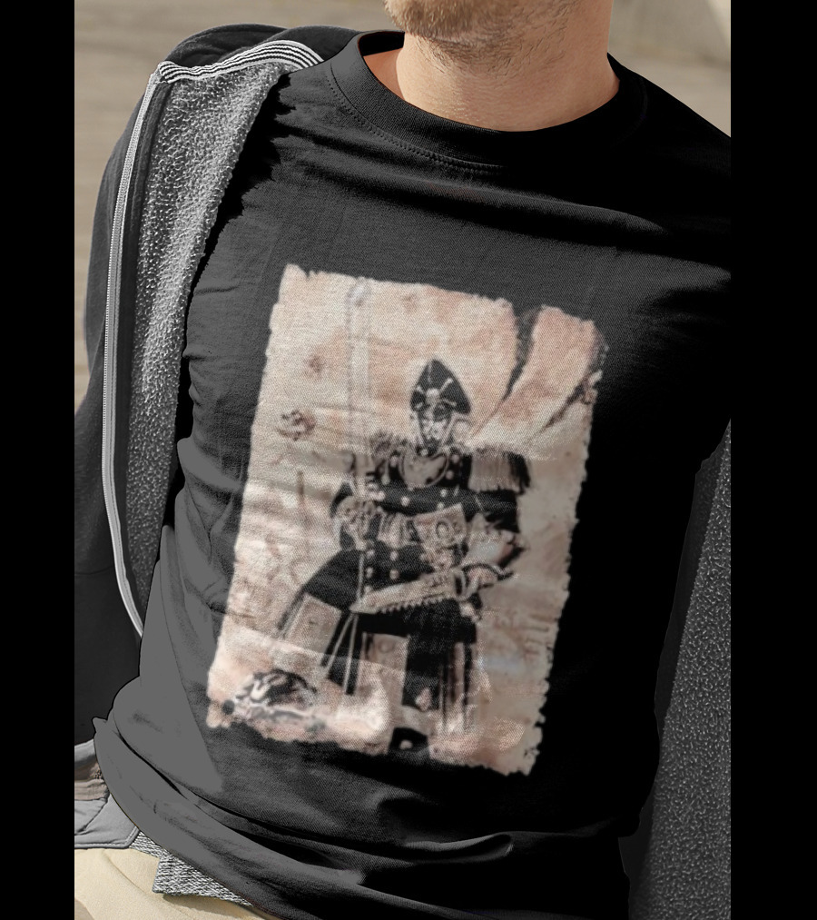 Grimdark Commissar Warhammer 40k Chainsword Artillery T-Shirt