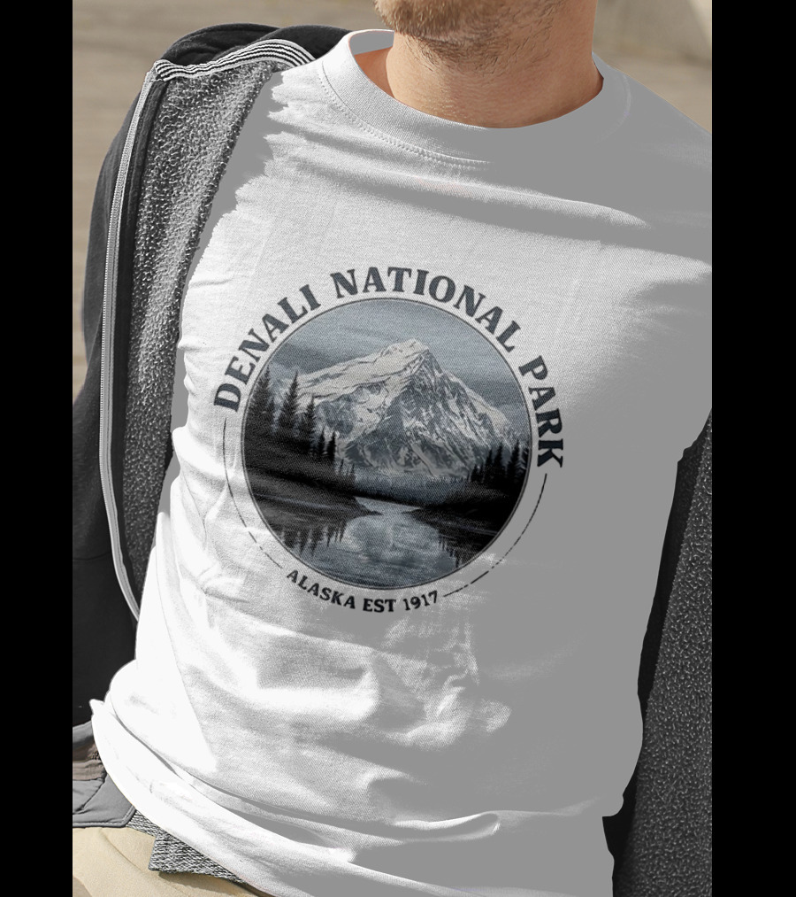 Denali National Park Alaska Est 1917 Majestic Mountain Landscape T-Shirt