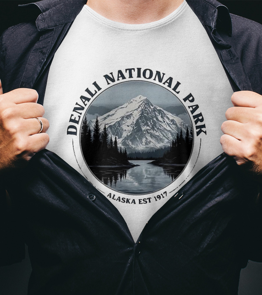 Denali National Park Alaska Est 1917 Majestic Mountain Landscape T-Shirt
