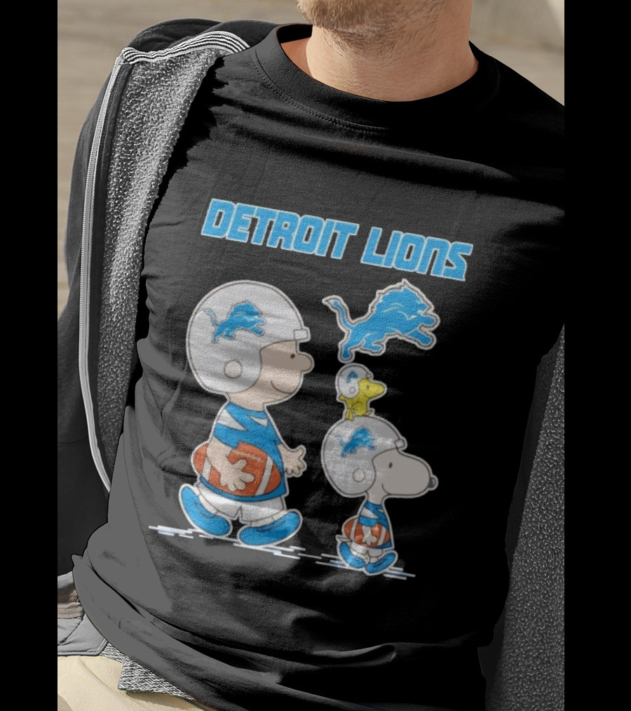 Detroit Lions Snoopy Charlie Brown NFL Football Peanuts Collaboration T-Shirt