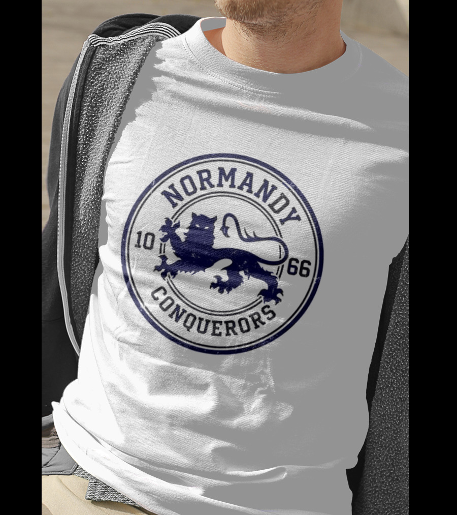 Normandy Conquerors 1066 Lion Emblem England History T-Shirt